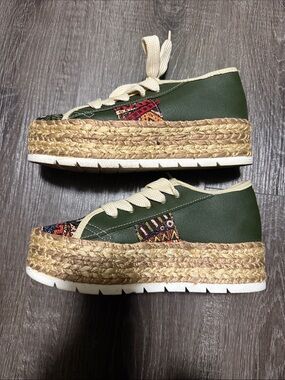 Woven Pattern Espadrille Sneakers in Olive and Cream